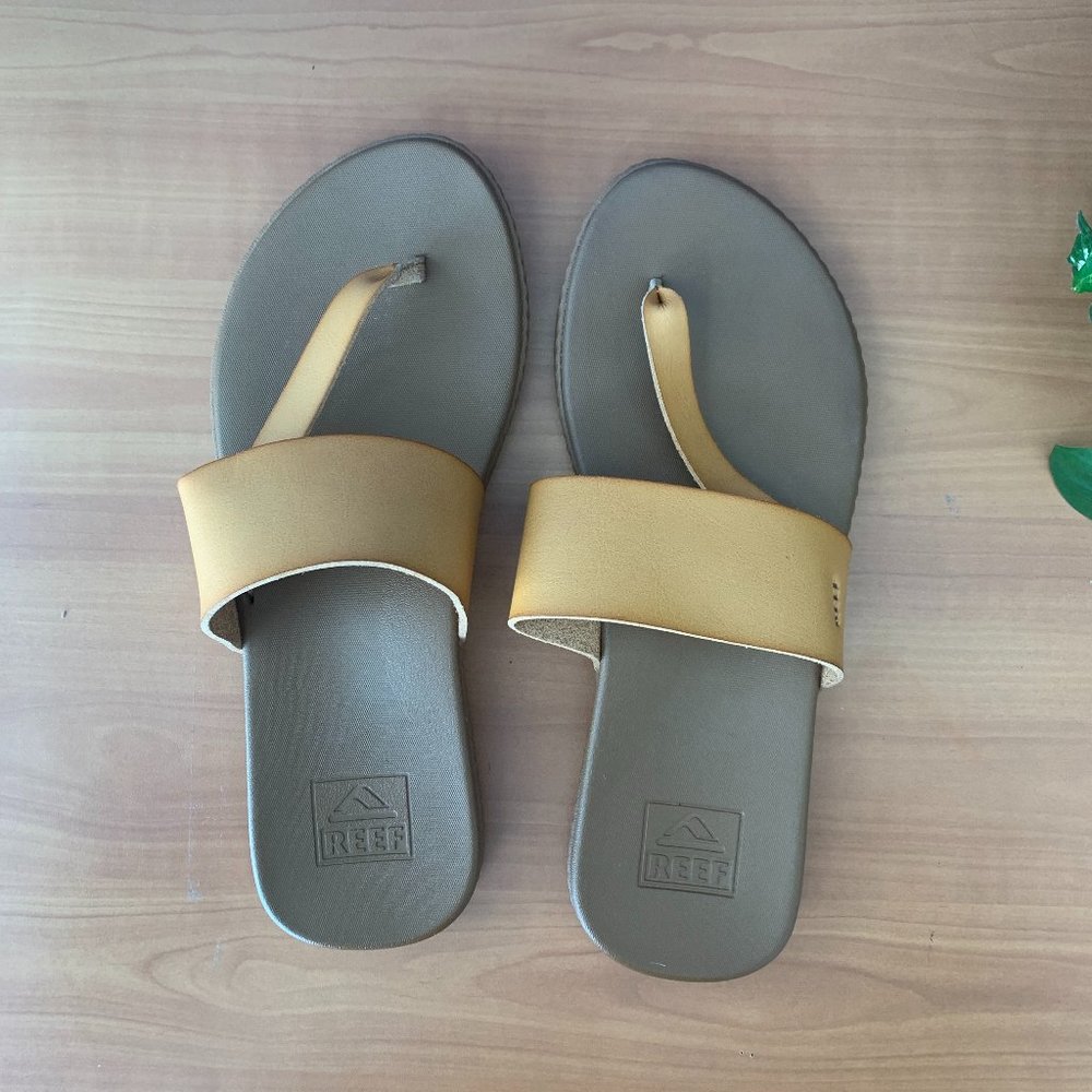 Reef Cushion Sol flip flops size 7 yellowish/orangish synthetic material
